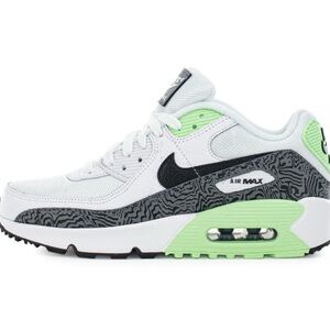 Nike Air Max 90 size 6Y / 6M / 7.5 W white & mint green accents